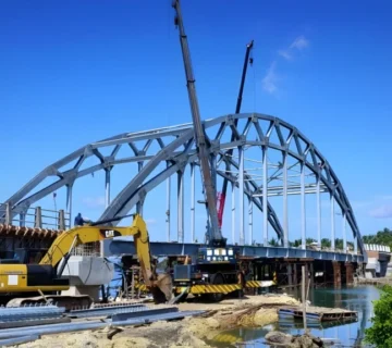 Jembatan Pelengkung Baja